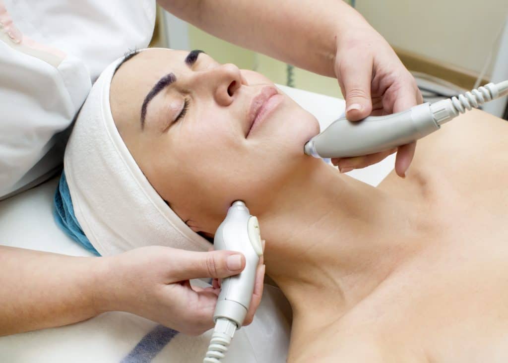 HIFU facelifting